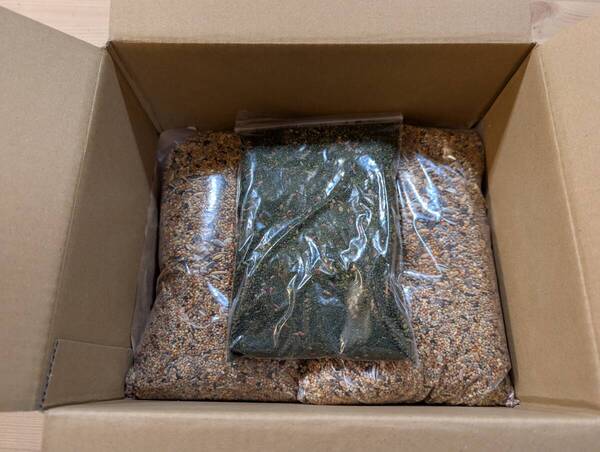 マメルリハインコの餌 まめミックス2㎏ エッグフード200g じじきゃんち
