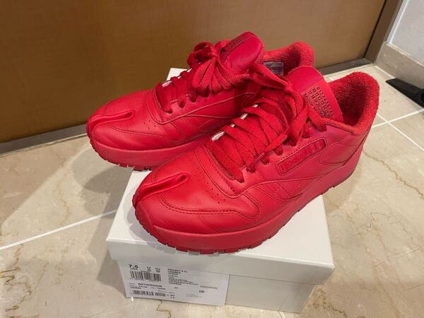 美品 メゾンマルジェラ Maison Margiela リーボック Reebok Classic Lether TABI PROJECT 0 CL スニーカー レッド 25.5cm 40 靴下付 正規品