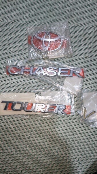 JZX100系 チェイサー用 絶版 廃盤 純正エンブレム「TOYOTAマーク」「CHASER」「TOURER」「V」 4点セット新品未使用 純正共販激レア幻レア