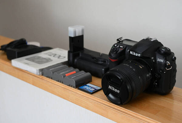個人出品 シャッター数1848枚 Nikon D200 + AF-S DX NIKKOR 18-70mm F3.5-4.5G ED ニコン