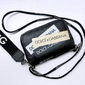 美品 DOLCE&GABBANA ドルチェ&ガッバーナ ロゴプリント ストラップ付 ジップ コインケース 黒 マルチ BP2315