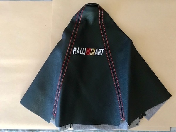 送料無料!かっこいい、ラリーアート RALLY///ARTレザー調 シフトカバー ランエボ デリカ パジェロ コルト エクリプス
