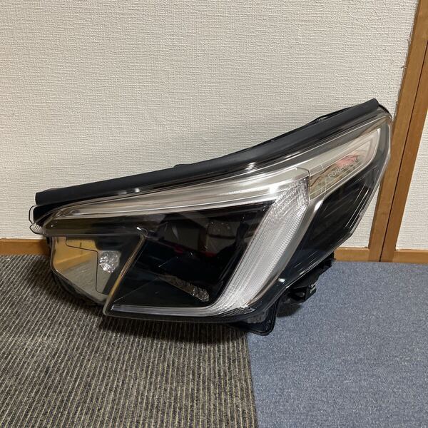 スバル フォレスター SKE SK5 ヘッドライト 左 後期 KOITO 100-60465 LED 左側 刻印:KG 左ヘッドライト FORESTER 送料込み 即決 点灯済