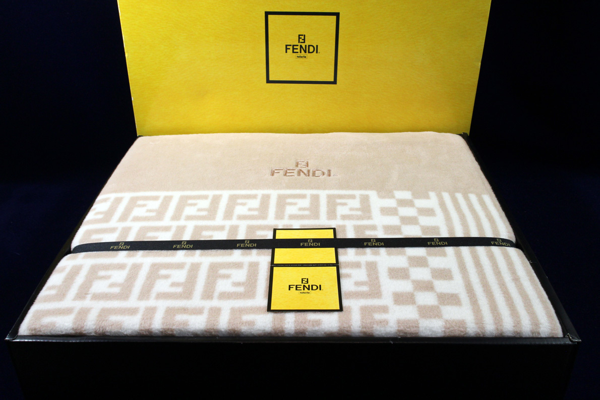 2025年最新】Yahoo!オークション -FENDI 毛布の中古品・新品・未 2025年最新】Yahoo!オークション -FENDI 毛布の中古品・新品・未
