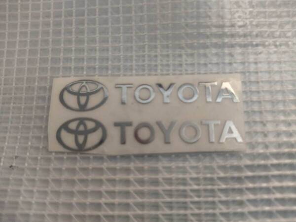 【ゆうパケット送料込】TOYOTA(トヨタ) ステッカー 2枚組 縦0.9cm×横5cm 豊田