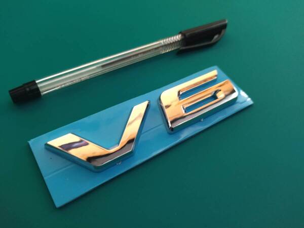 【ゆうパケット発送】V6 3Dエンブレム メッキシルバー トヨタ ヴェルファイア アルファード