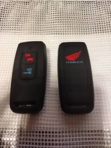 【ゆうパケット送料込】2021 PCX125(JK05) PCX160(KF47) DIO110(JK03) リード(JK12) シリコン製スマートキーケース 黒(ボタン:赤青)