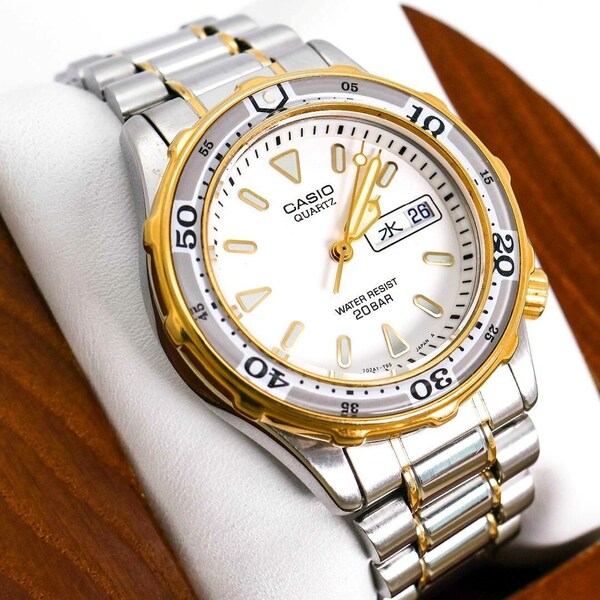 稼働 CASIO 腕時計 ダイバーズ 回転ベゼル デイデイト ボーイズ 1425