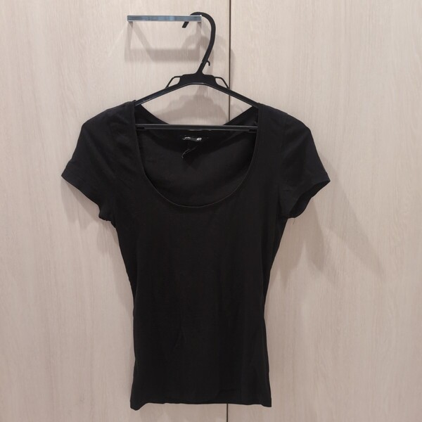 H&M Tシャツ XS ブラック【送料無料・匿名発送】