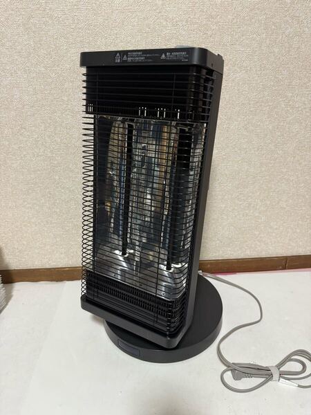 ダイキン 遠赤外線ストーブ セラムヒートERFT11WS-H 2019年製