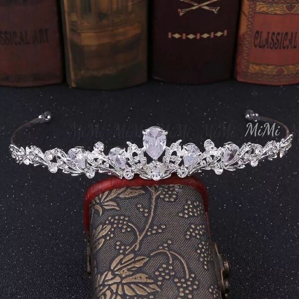 新品 キュービックジルコニア ティアラ ヘッドドレス 結婚式 髪飾り ヘアアクセサリー シルバー ブライダル アクセサリー ウェディング