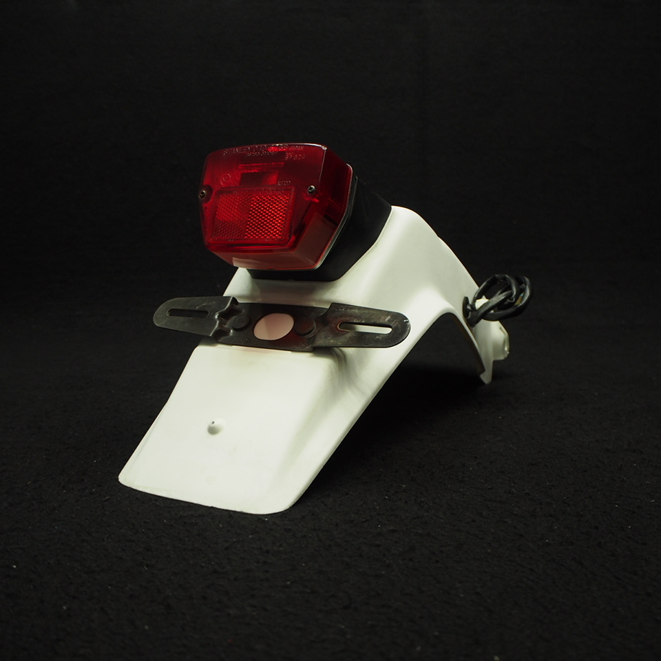 ◇即納◇汎用 LEDテールライト スモーク E4 リアフェンダー 12V