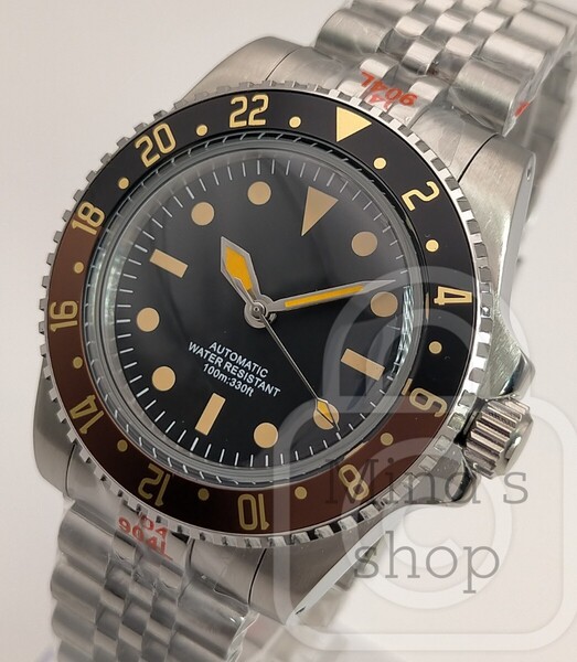 【このヴィンテージテイストにして国産S社製NH35搭載/新品】ダイバーズ 防水性能100m アクリルドーム風防 GMTチタンベゼル 焼け加工 316L