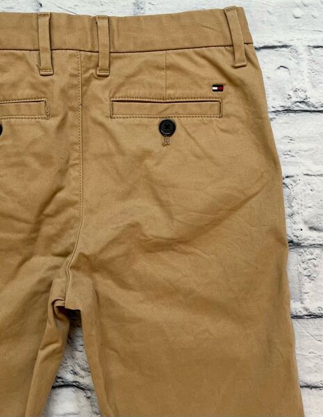 キッズTOMMY HILFIGER ノータックチノパンツ10サイズ中古(管NO934)