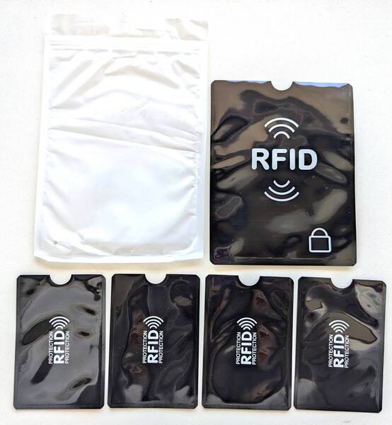 ■最終値下げ!送料無料!スキミング 防止ケース パスポート カード入れ 磁気シールド カードプロテクター RFID 磁気 防止 パスポートカバー