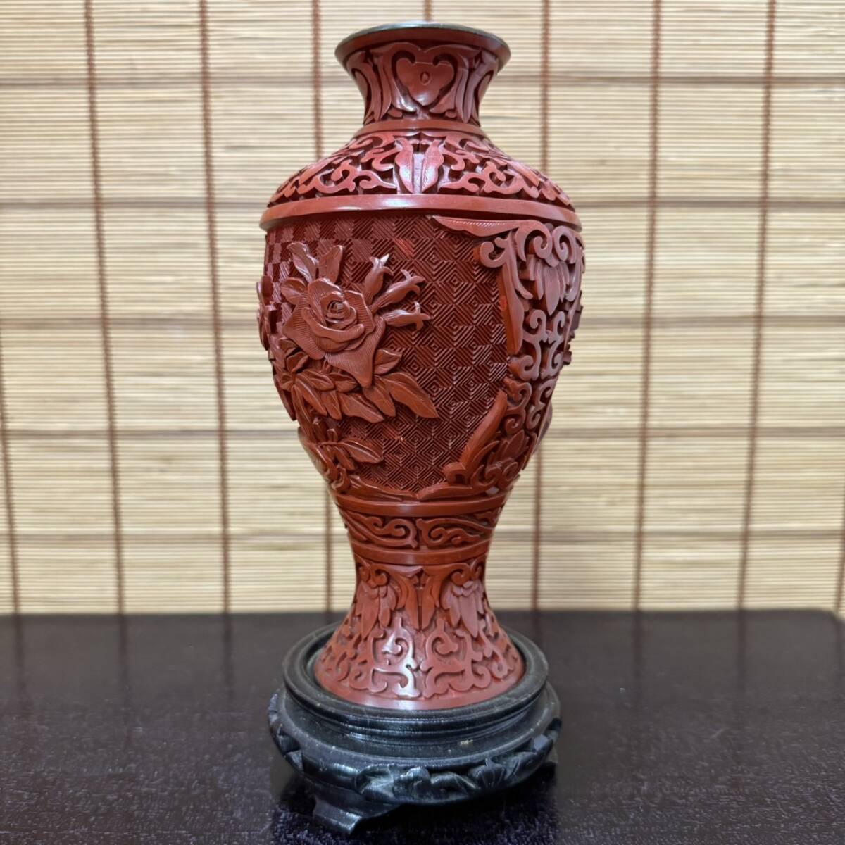 堆朱 堆黒 花瓶