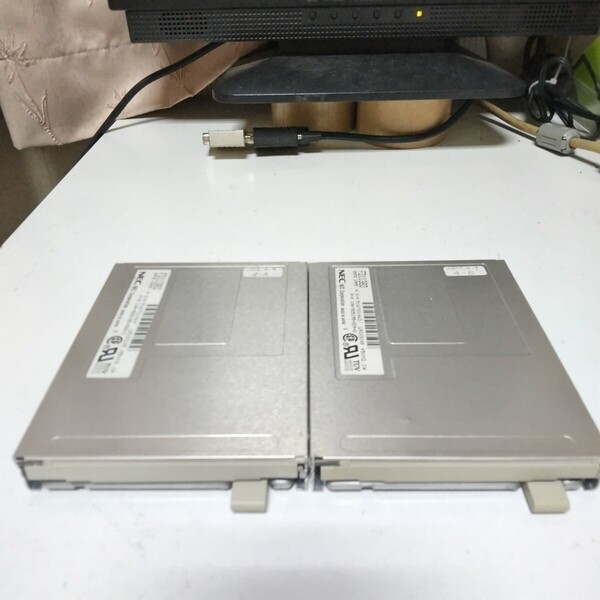 外付FDD NEC PC-FD311R/312R専用ドライブ FD1138D(基板コードG8KSP)一部動作確認 4-A 4-B2個有。1個 3980円。送料無料。