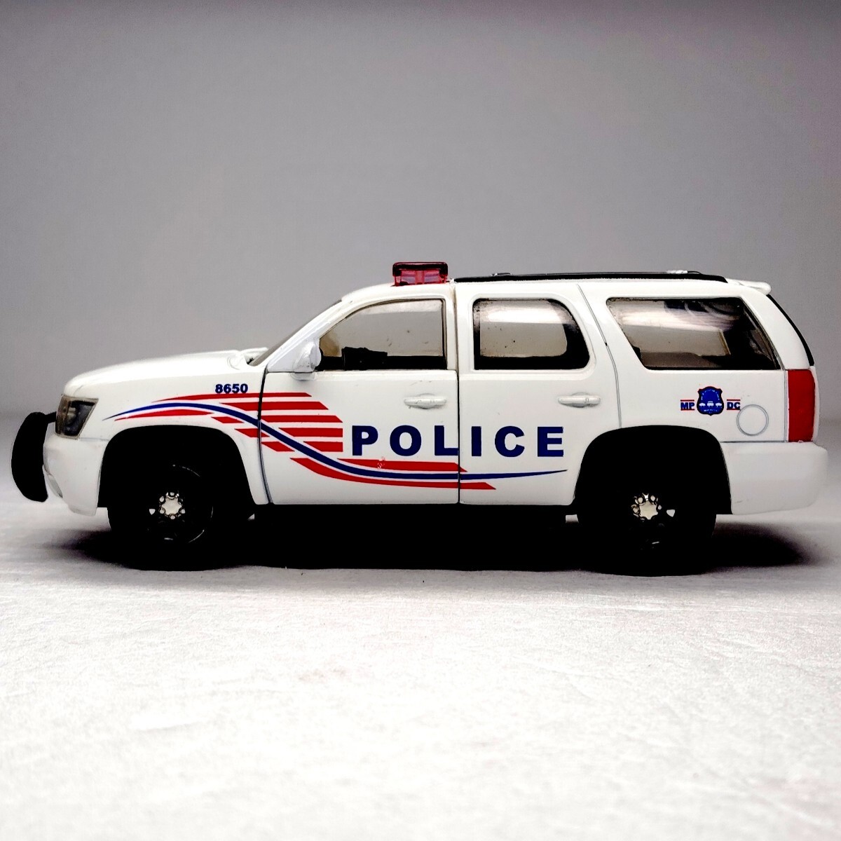 Amazon | グリーンライト 1/64 シボレー タホ 2021 ポリス 警察