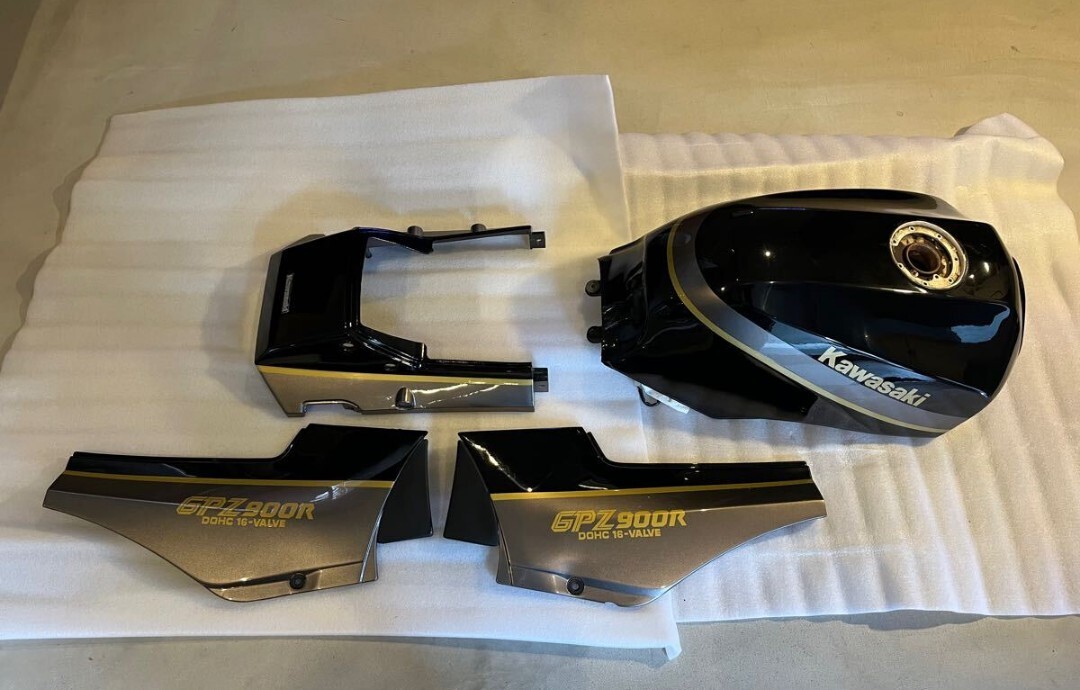 2025年最新】Yahoo!オークション -gpz900r タンク(パーツ)の中古 2025年最新】Yahoo!オークション -gpz900r タンク(パーツ)の中古