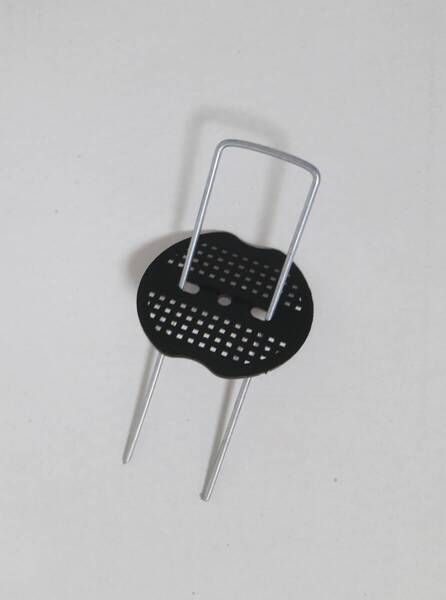 OMORI 2.8mm押えピン 黒丸付 180個 Uピン杭 スチール製 防草シート等用
