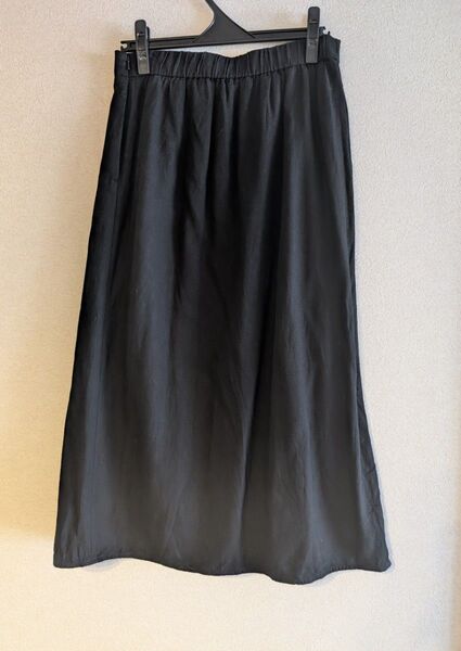 ユニクロ L 黒のロングスカート