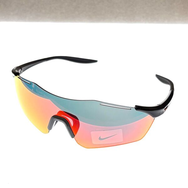 【新品】NIKEナイキ スポーツサングラス 50%OFF