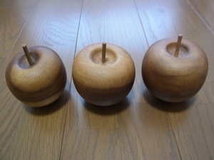 木製 リンゴ アップル 3個セット アート オブジェ 置物 インテリア USED