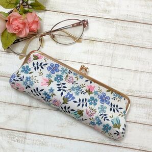 LIBERTYリバティプリントのEdenham(エデナム)メガネ&ペンケース