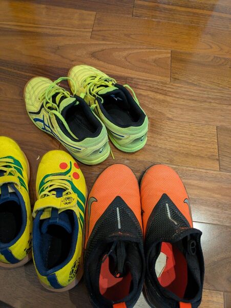 サッカージュニアトレシュー、インドアシューズ