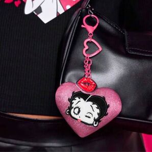【新品】Betty Boop ベティブープ ハート型 キーホルダー ピンク