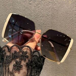 ホワイト UV400レディースサングラス女性 海プール アウトドア 白 韓国日差し対策