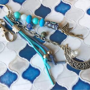 ハンドメイド キーホルダー 月と妖精 チャーム付き