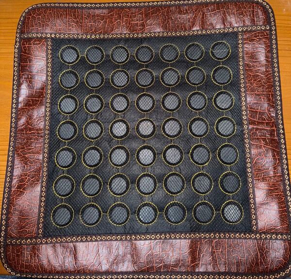 天然石 健康グッズ 敷物マット 座布団 薬王石 49石 44.5cm×44.5cm 様々な健康効果あり