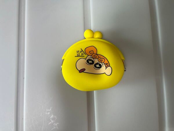 【発送可】 クレヨンしんちゃん コインケース シリコン がま口 イエロー ひまわり 財布