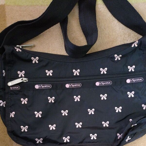 LeSportsac ショルダーバッグ リボン柄