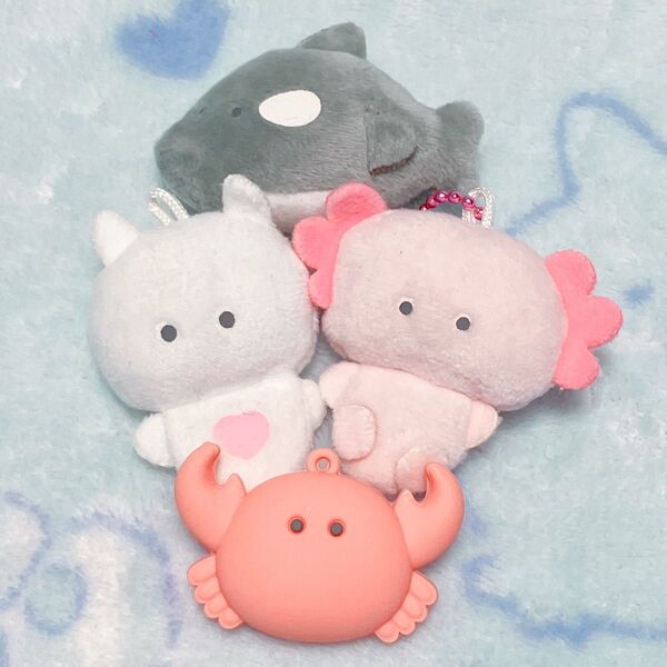 つぶらな瞳 キーホルダー ぬいぐるみ ストラップ かわいい ウーパールーパー サメ クリオネ カニ セット