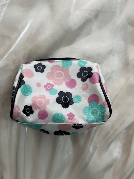 MARY QUANT ポーチ