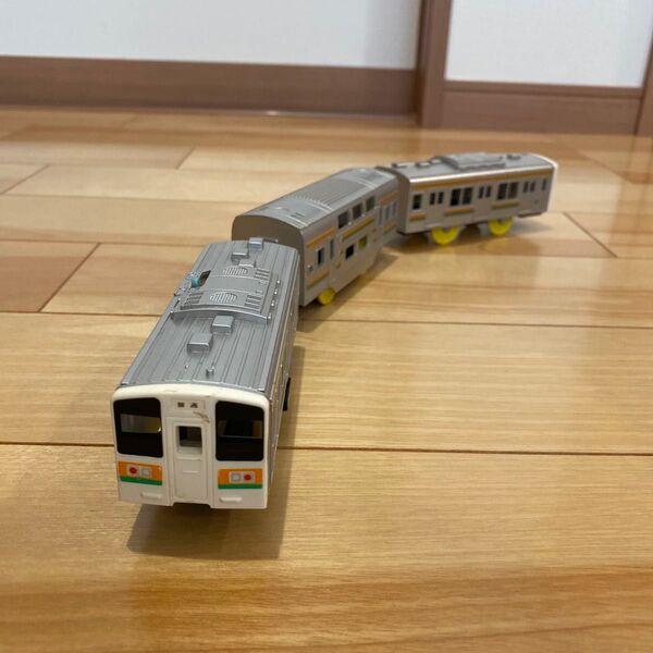 プラレール S-31 211系近郊電車
