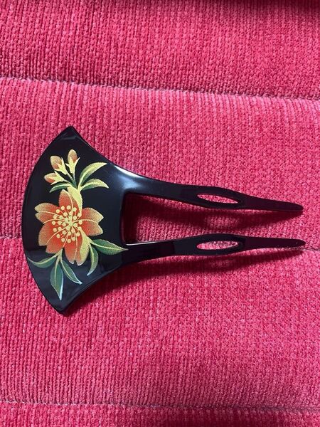 花柄の扇形髪飾り かんざし べっ甲調 扇型
