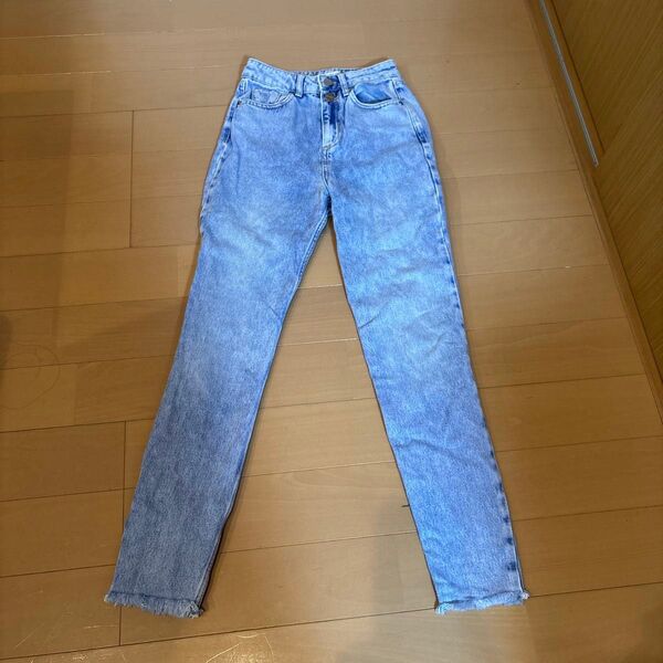 ZARA ライトブルースキニーデニム サイズ34 22インチ s