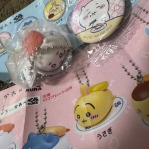 ちいかわ くら寿司 ガチャポン フィギュア 缶バッチ 2個セット