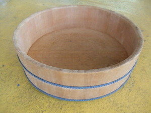 寿司桶、飯切、直径４1,5cm、高さ１2,5cm 板厚1,5cm、木製、美品