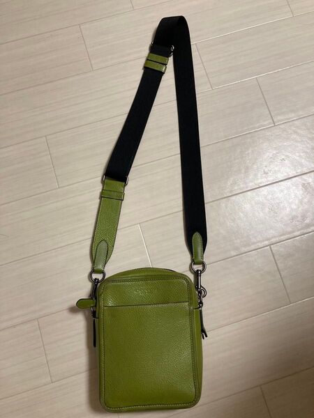 ショルダーバッグ レザー