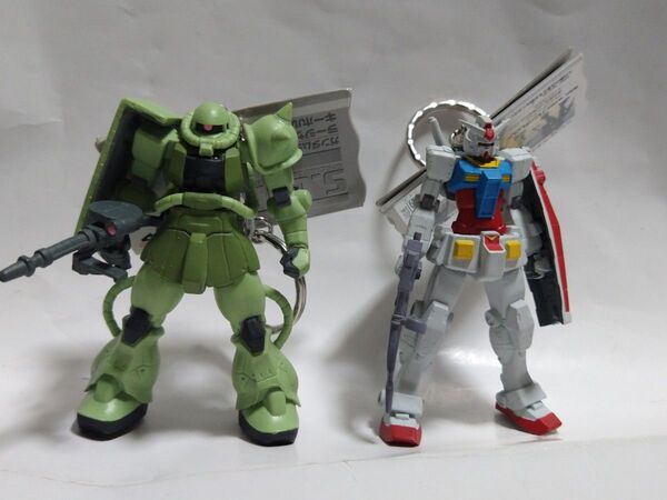 ガンダム ラージサイズクリエイティブキーホルダー ガンダム&ザク 2種セット