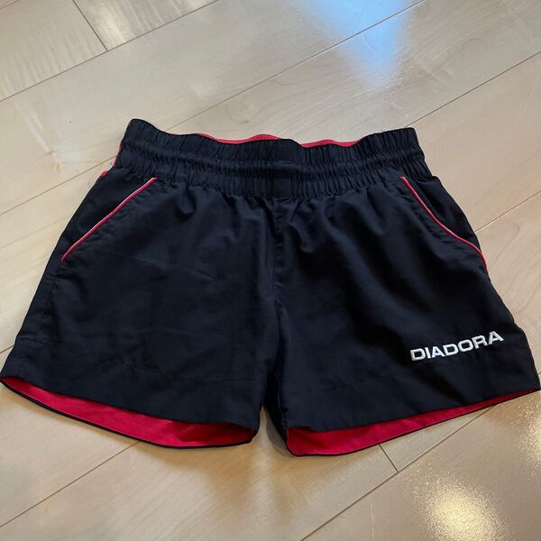DIADORA ハーフパンツ ブラック ピンク レディース スポーツ