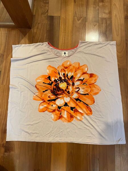 オレンジ花柄 フリーサイズ Tシャツ