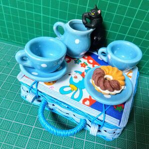 ミニチュア食器 フチ猫 ドーナツケーキ レトロバスケットセット