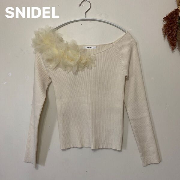 スナイデル SNIDEL モチーフプルオーバー アイボリー F