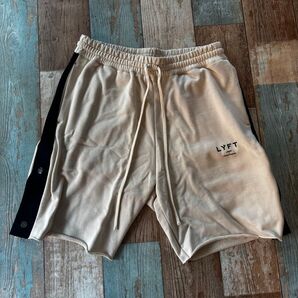 LYFT ハーフパンツ ベージュ サイドボタン付き