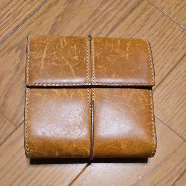 二つ折り財布